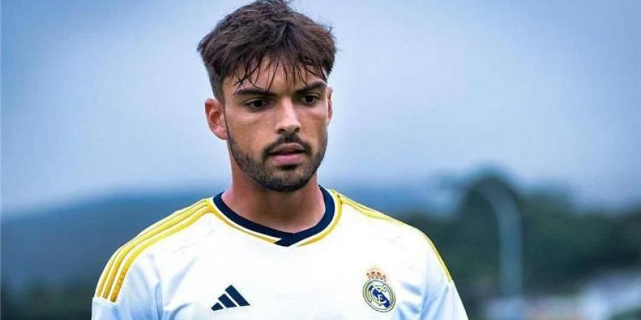 ريال
      مدريد
      يستعد
      لتمديد
      عقد
      لاعبه - ستاد العرب